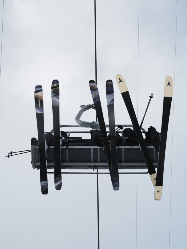 Nové lyže = nové zážitky!🌨️ Lyže Atomic, Salomon a další top značky skladem. Mrkni na náš eshop!🎿 #hradec #lyze...