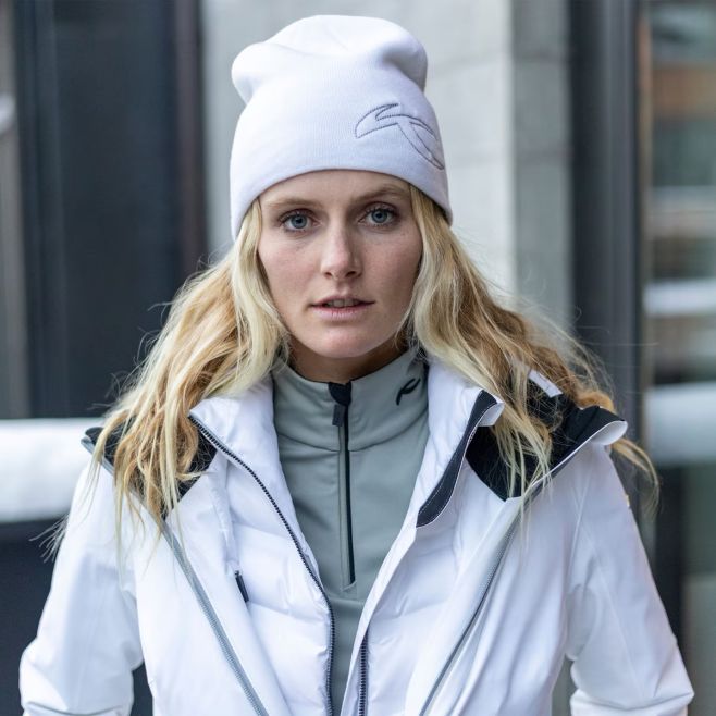 Stylová unisex čepice Kjus Side Logo Beanie v sedmi barvách dodá vašemu outfitu moderní sportovní vibe.🤍🩶🧡❤️💙🩵🖤 Dvojitá...